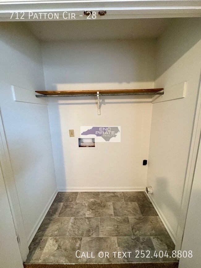 Building Photo - 712 Patton Cir