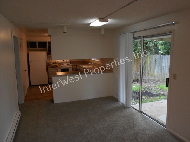 Building Photo - 6627-6627 SW 201st Ct