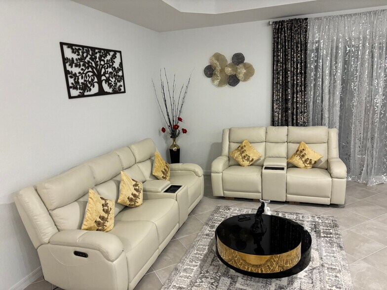 Building Photo - 17692 Santorini Ct