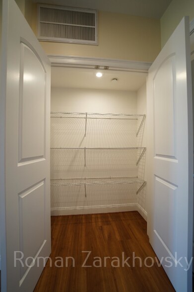 Building Photo - 315 Broadway