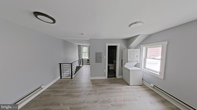 Building Photo - 4840 E Roosevelt Blvd