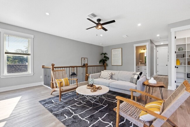 Building Photo - Charming Tampa Rental - Perfectly Located ...