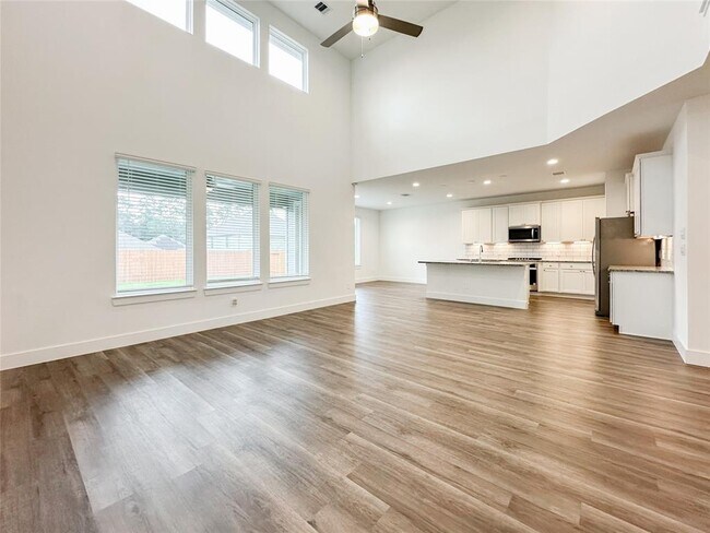 Building Photo - 15216 Tattle Crk Ln