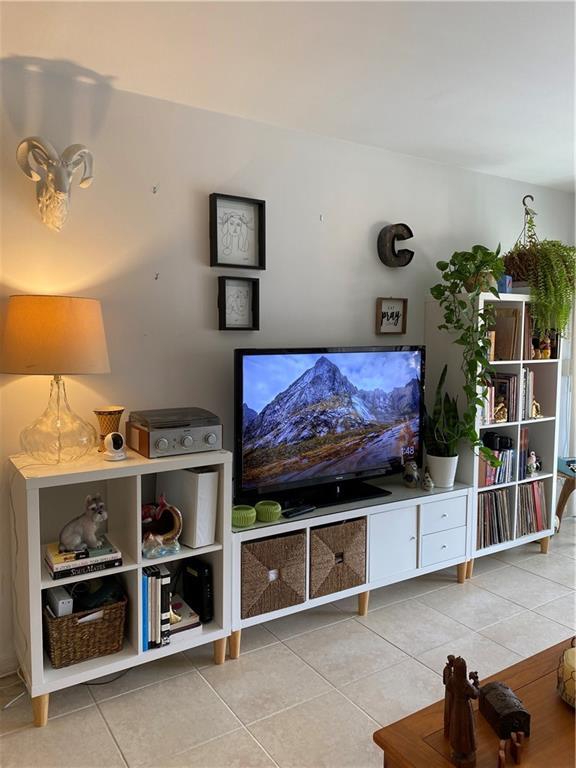 Building Photo - 5821 Washington St