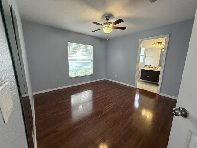 Building Photo - 1084 Amanda Kay Cir