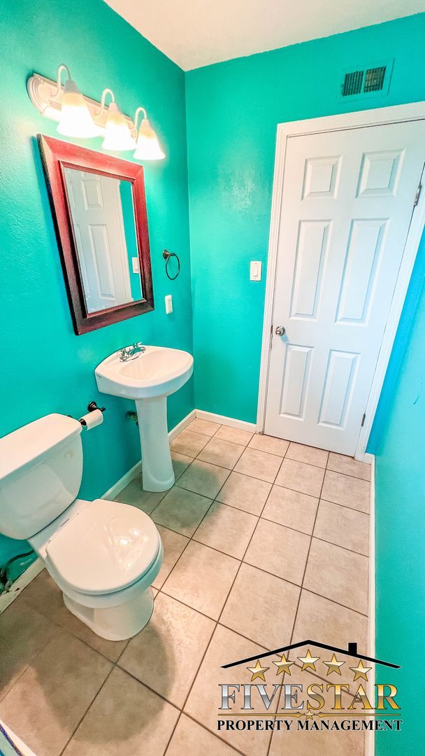 Building Photo - 3311 Camellia Dr