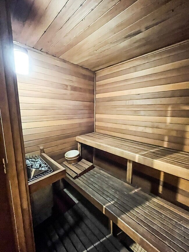 Building Photo - 2207 Postoffice St