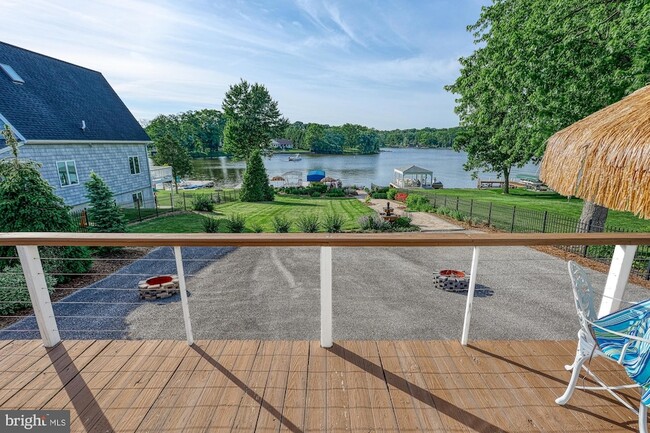 Building Photo - 366 Lake Meade Dr