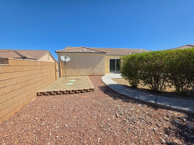Building Photo - 2086 Jamie Rd