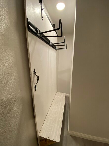 Building Photo - 13922 Frame Rd