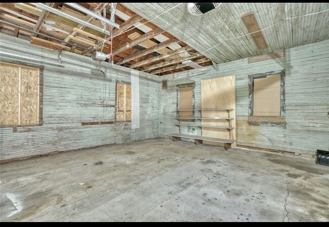 Building Photo - 27 Martin St