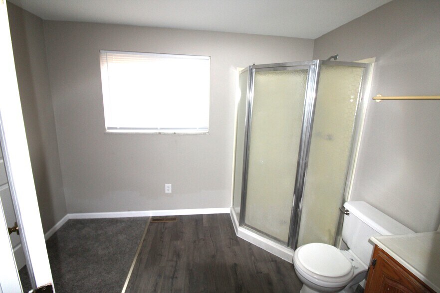 Building Photo - 5071 Albany Dr