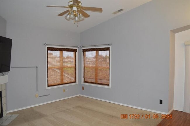 Building Photo - 1561 Spring Ct