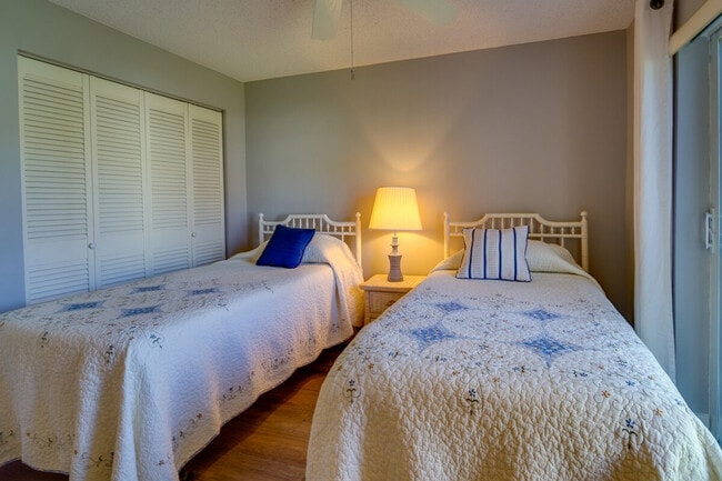 Building Photo - 2400 S Ocean Dr