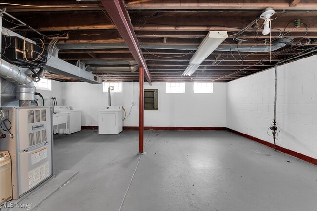 Building Photo - 5617 E 139th St