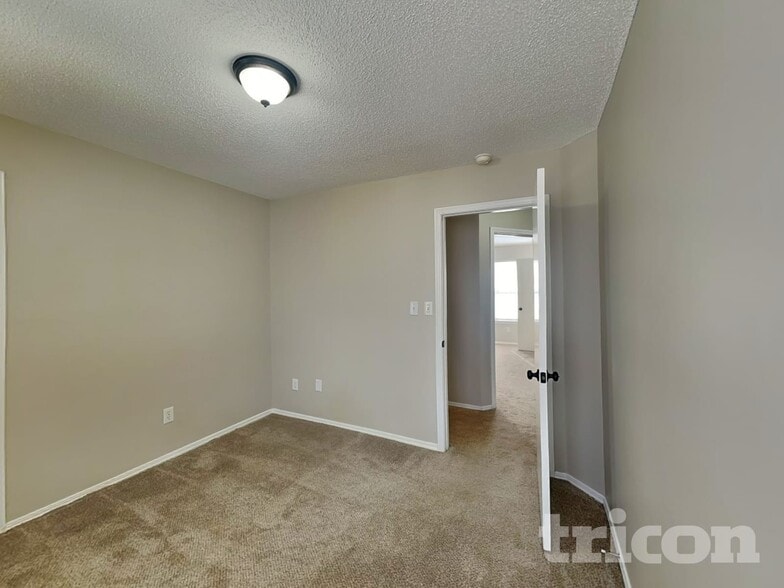 Building Photo - 3033 Winners Cir SW