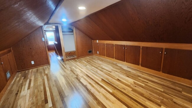 Building Photo - Charming Benson Home