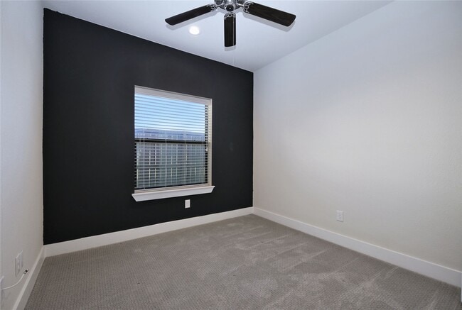 Building Photo - 3916 Tulane Oak Dr