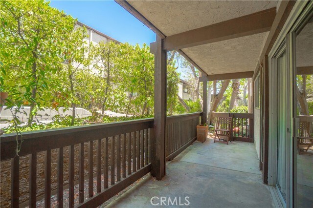 Building Photo - 322 Miraleste Dr