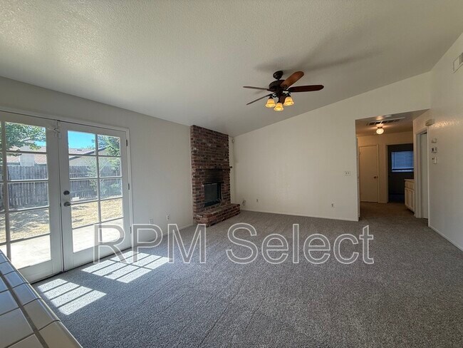 Building Photo - 2264 Americana Dr
