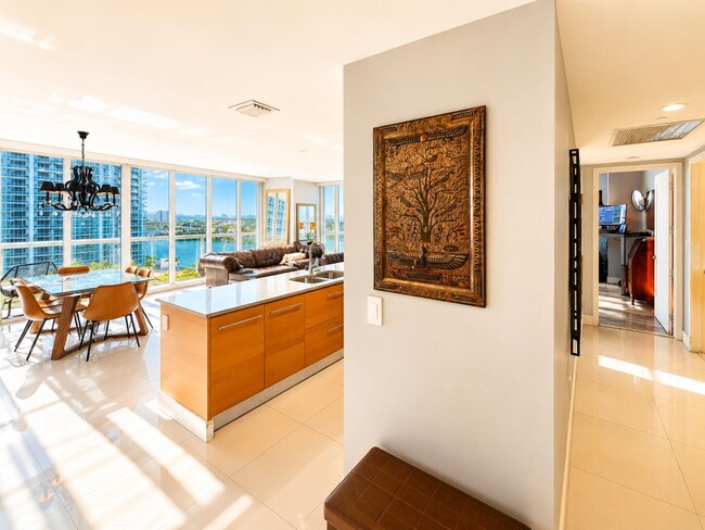Building Photo - 465 Brickell Ave