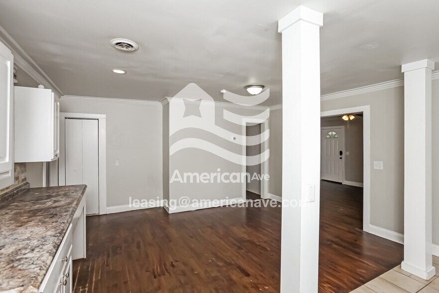 Building Photo - 310 Virginia St