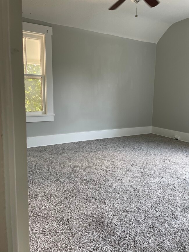 Building Photo - 4923 Chicago St