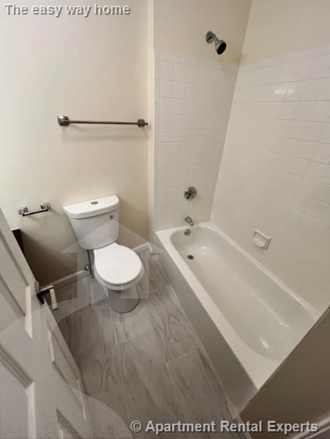 Building Photo - 17 Bow St