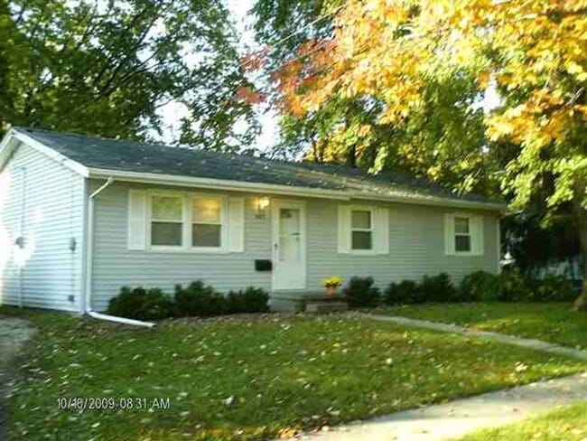 Primary Photo - Very sharp 3BR 1 bath ranch home in Normal...