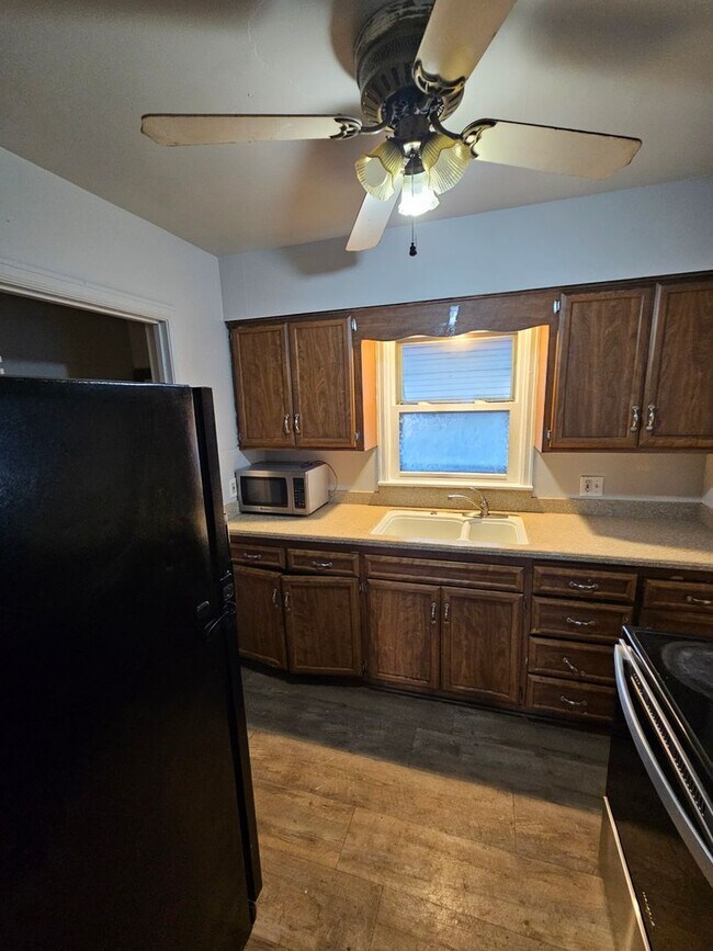 Building Photo - 4239 Asbury Dr