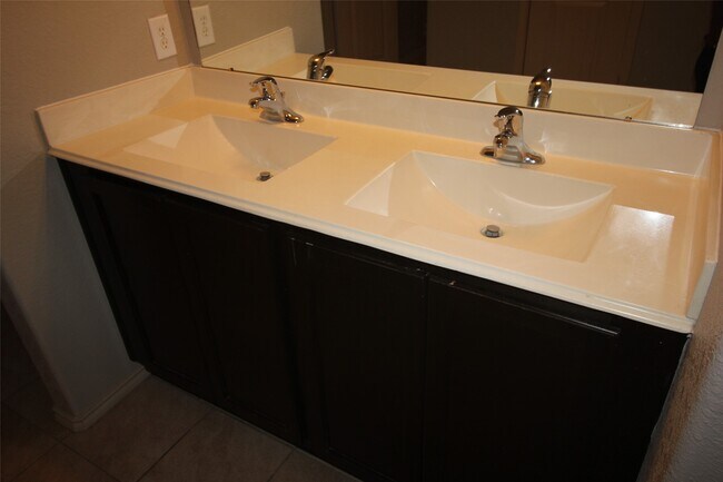 Building Photo - 7203 Basque Country Dr