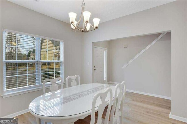 Building Photo - 940 Tree Creek Blvd