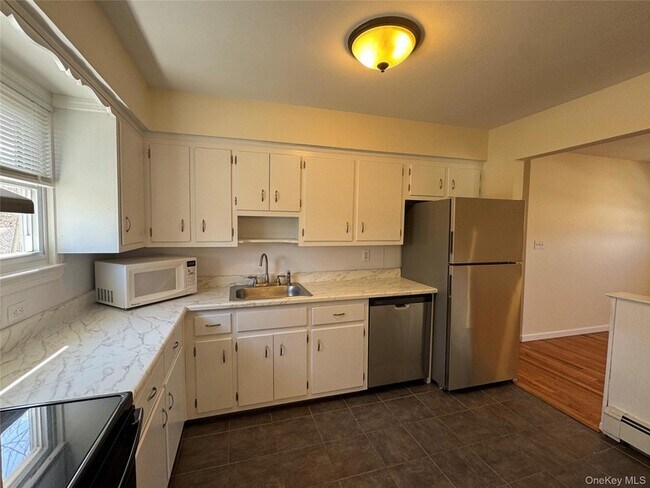 Building Photo - 40 Whitestone Rd