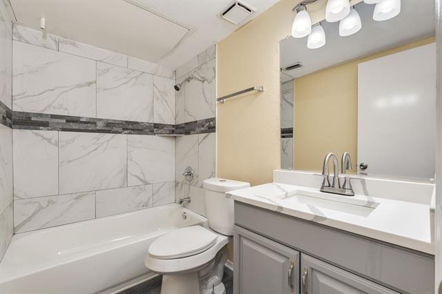 Building Photo - 134 London Ln