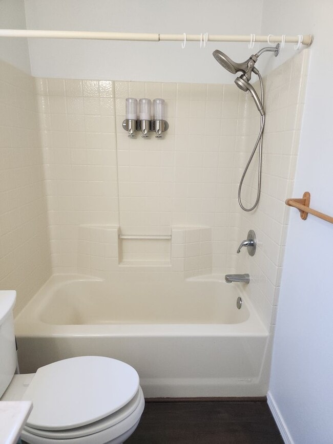 Building Photo - Live in The Pines ~ 2 Bed / 2 Bath for Lease