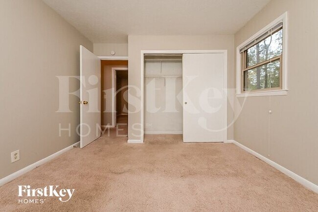 Building Photo - 1344 Hill Dr SW