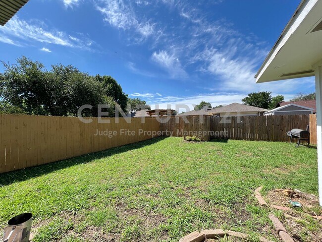 Building Photo - Magnificent 3/2/2 in Lewisville For Rent!