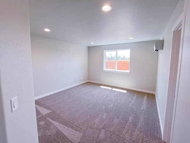 Building Photo - 4750 Gebhard Rd