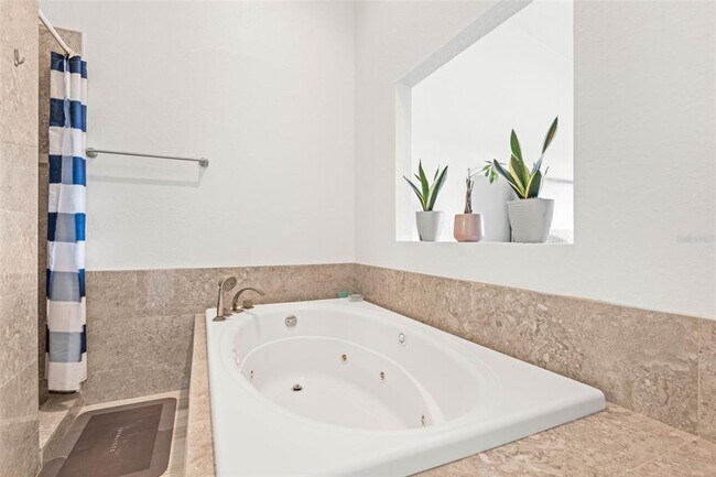 Building Photo - 1109 Pinellas Bayway S