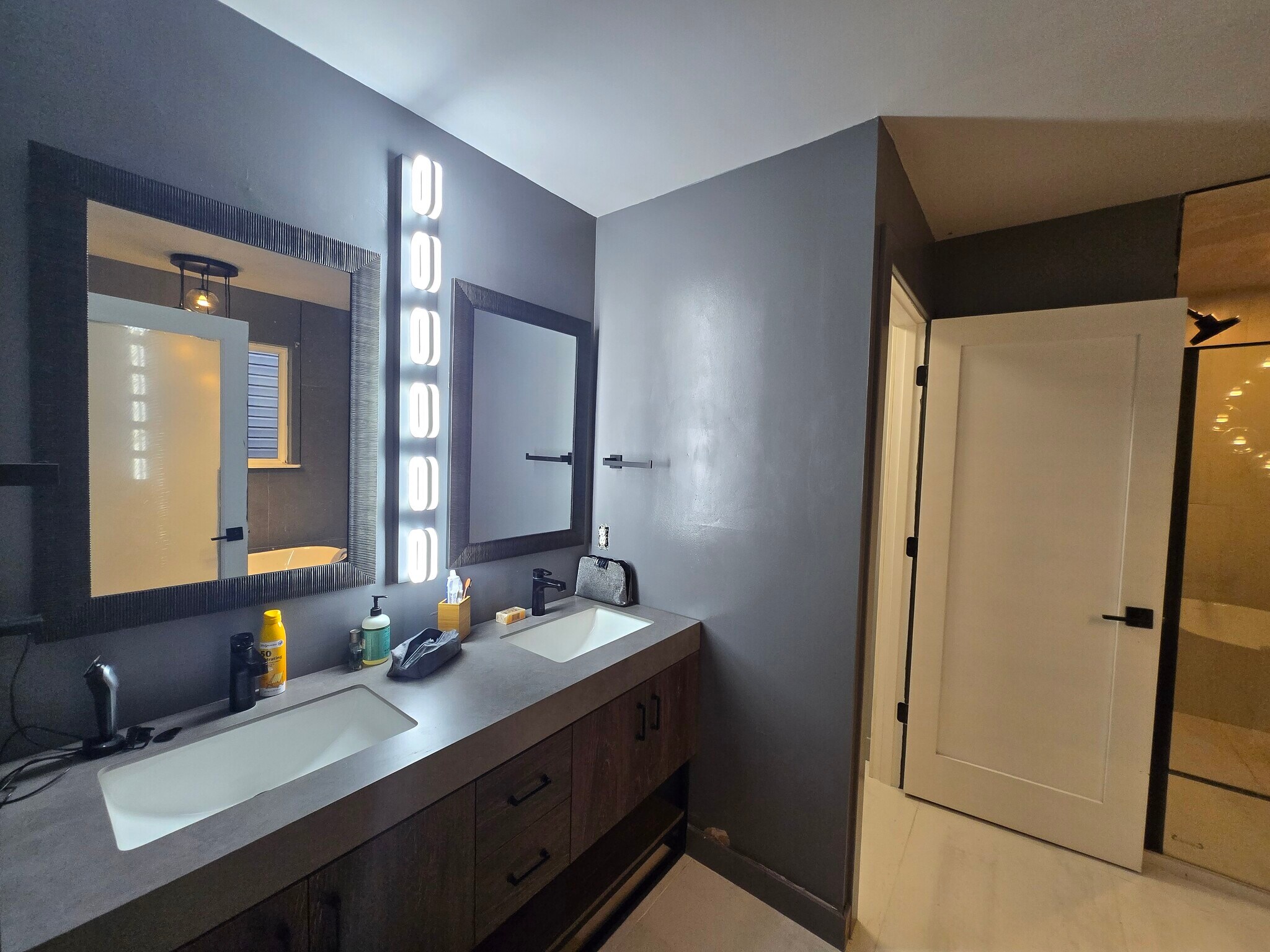 Building Photo - 929 Weninger Cir