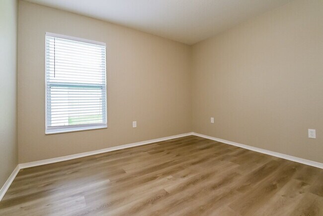 Building Photo - 1771 Williamsburg Dr