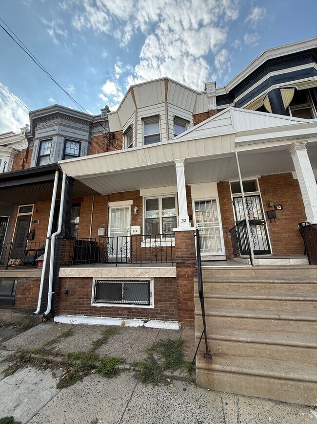 Building Photo - 32 S 53rd St