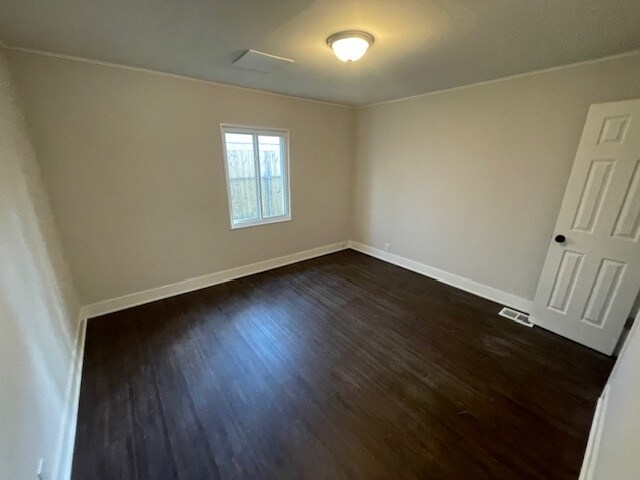 Building Photo - 17118 Lorenz Ave