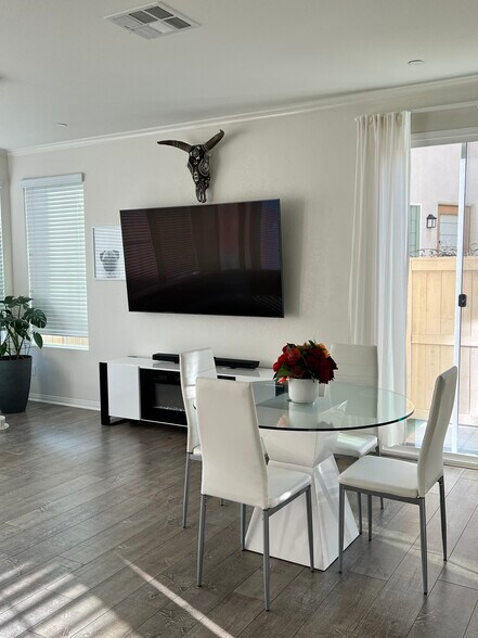 Building Photo - 1375 Dolomite Way