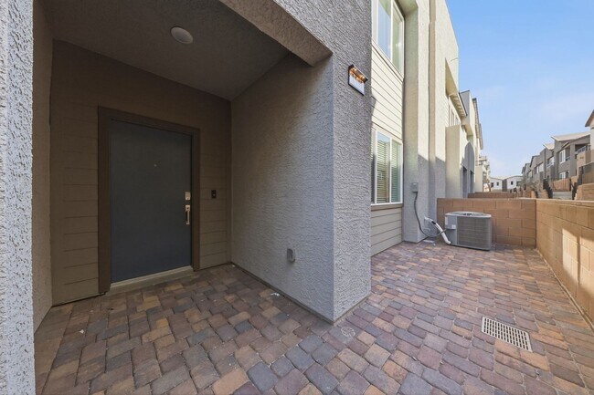 Building Photo - Brand New 3 Bedroom Townhome with Premium Upgrades & Resort-Style Amenities!