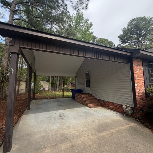 Building Photo - 3208 Ellsworth Dr