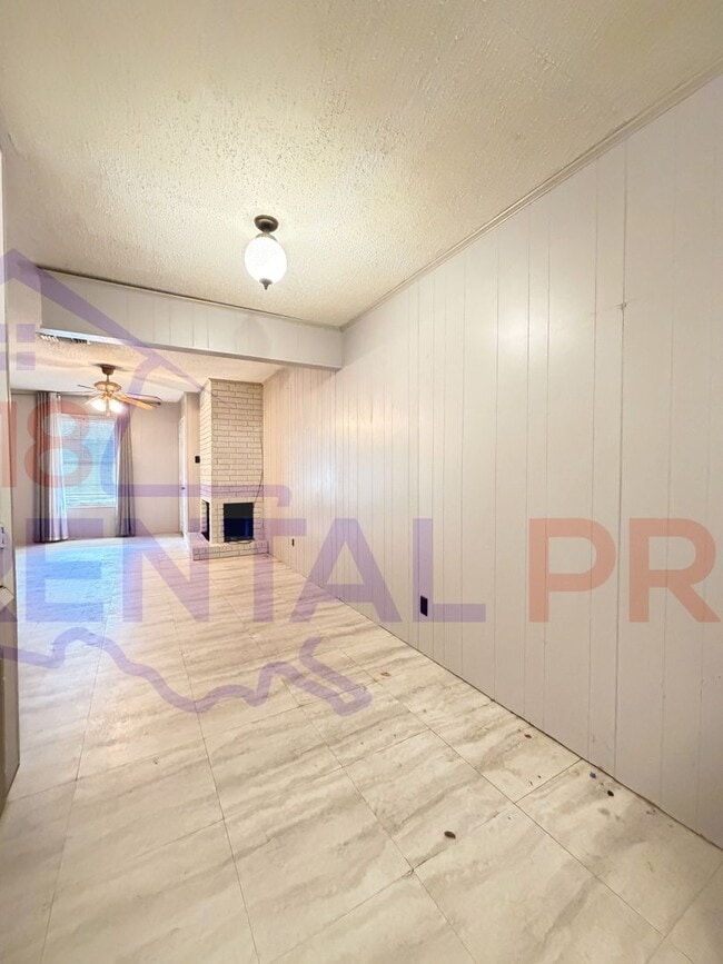 Building Photo - Camillia Circle Duplex