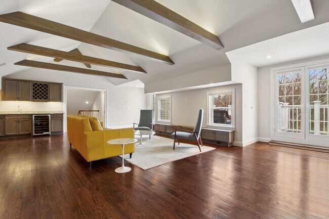 Building Photo - 57 Overbrook Dr