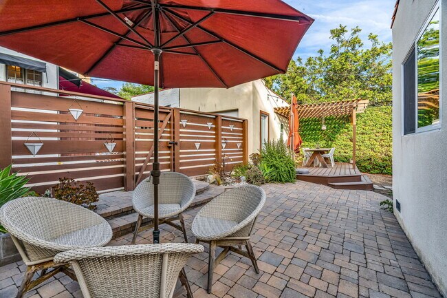 Building Photo - 5182 Ellenwood Dr