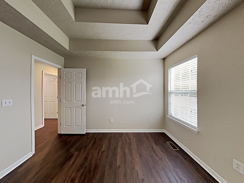 Building Photo - 1411 Carmack Ln